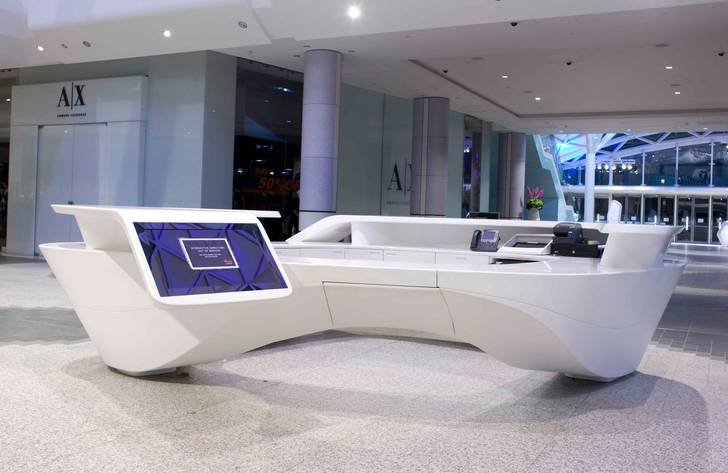 westfield_mineralwerkstoff_himacs_concierge_desk_eingang_0ef2ffee44.jpg